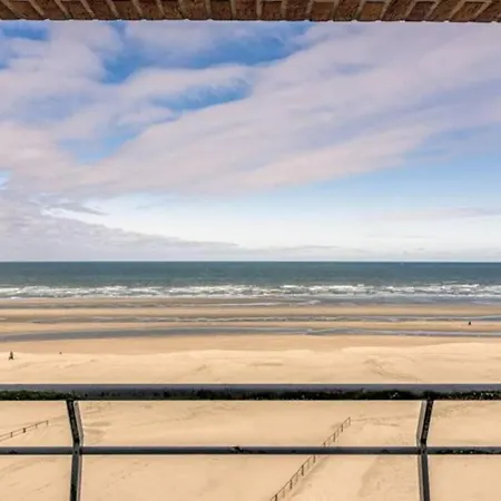 Daire With Frontal Sea View With 3 Bedrooms Koksijde