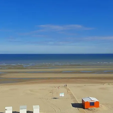 With Frontal Sea View With 3 Bedrooms Daire